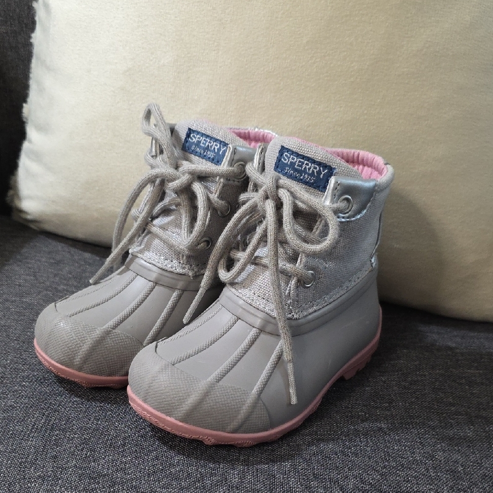 Sperry Kids' Gray and Pink Boots 7